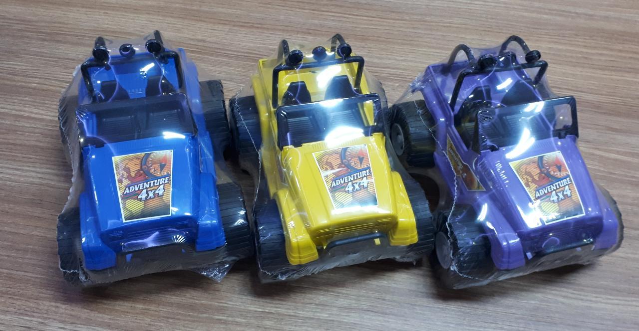 JEEP ADVENTURE COM CAPOTA ABERTA